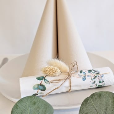 56-teiliges Tischdeko Paket Geburtstag "Eukalyptus Ranken" Dekobeispiel Serviettendeko