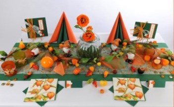 Tischdekoideen Herbst, herbstliche Tischdekoration , Herbsttischdeko in Grün und OrangeOrange Grün